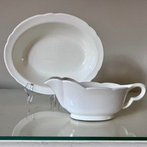 Vintage White Gravy Boat & Underplate Saucer Bowl 2 Pieces - Excellent Condition